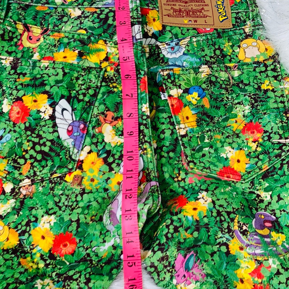 🔥POKéMON LEVI STRAUSS JEANS🔥 - Picture 9 of 15